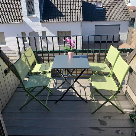 Leeuwerikstraat 9, 8670 Oostduinkerke Groenendijk 아파트 *